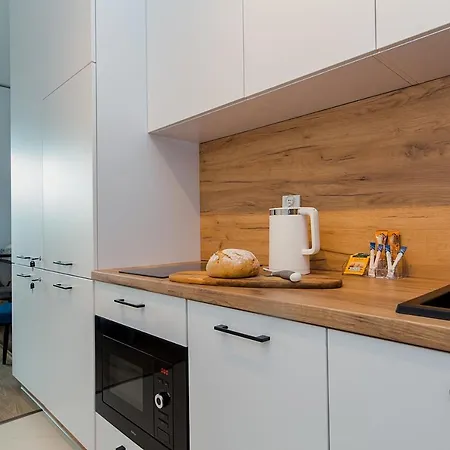 To Be - Blue Lejlighed